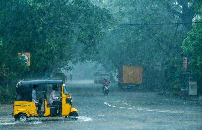 Cyclone Fengal set to hit Tamil Nadu, schools closed and hundreds evacuated