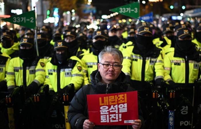 Survey: Almost 75pc of South Koreans want President Yoon Suk-yeol impeached over martial law debacle