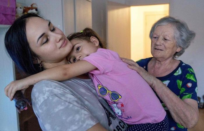 Russian mum reunites with daughter after Ukrainian forces aid evacuation during border conflict