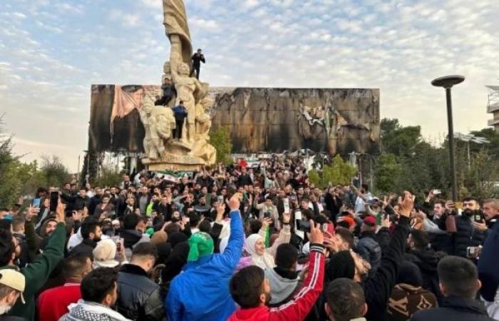 Assad's fall: Syrians celebrate in Damascus, storm presidential palace