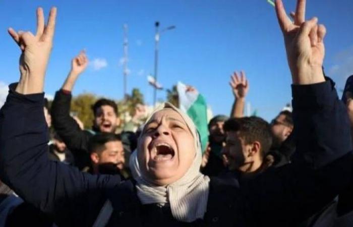 Jubilant Syrians crowd squares for victory rallies