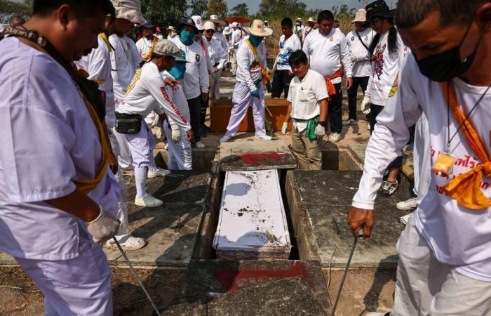 Thai ceremony for the dead brings good karma and emotional closure