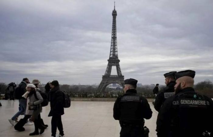 Tourists evacuated from Eiffel Tower after reports of elevator fire