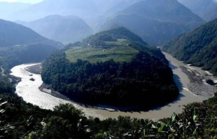 China to build world's largest hydropower dam in Tibet