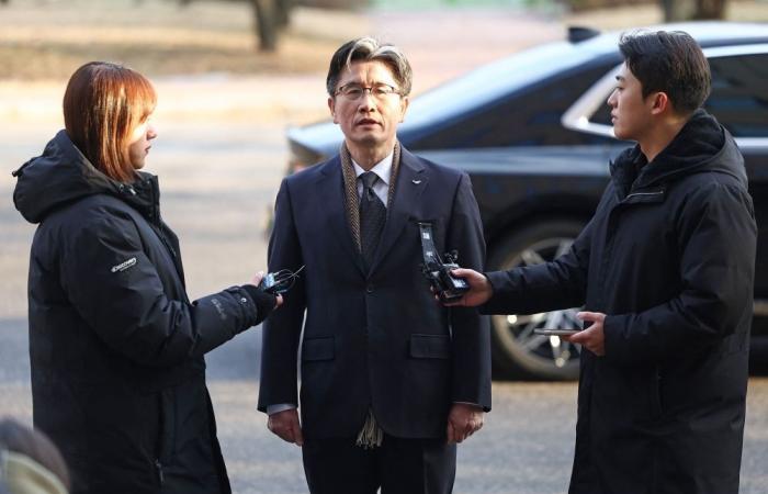 South Korea investigators vow to execute arrest warrant for impeached President Yoon Suk Yeol