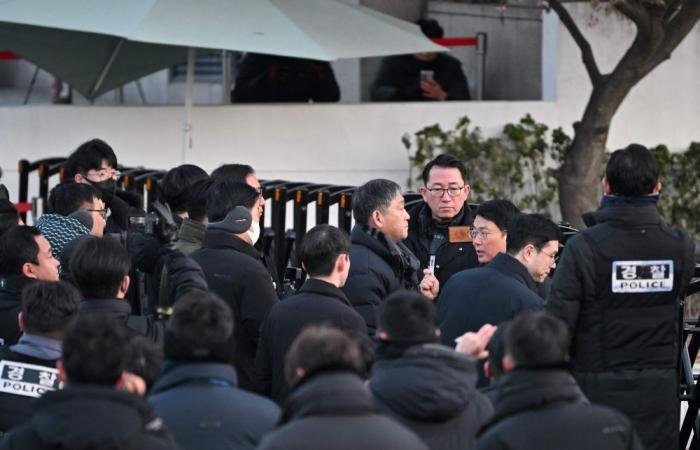 ‘The execution of the arrest warrant has begun’: South Korea Investigators attempt to detain President Yoon amid security standoff in Seoul