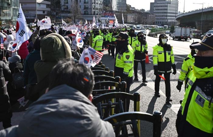 S. Korea investigators abandon arrest of President Yoon after clash with security team over safety concerns