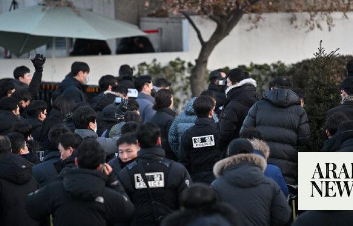 South Korea investigators in standoff to arrest impeached President Yoon