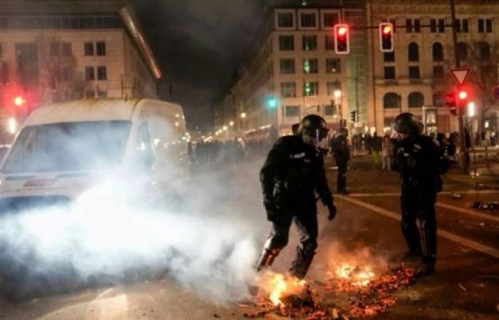 German officials call for illegal firework ban after five deaths and riots