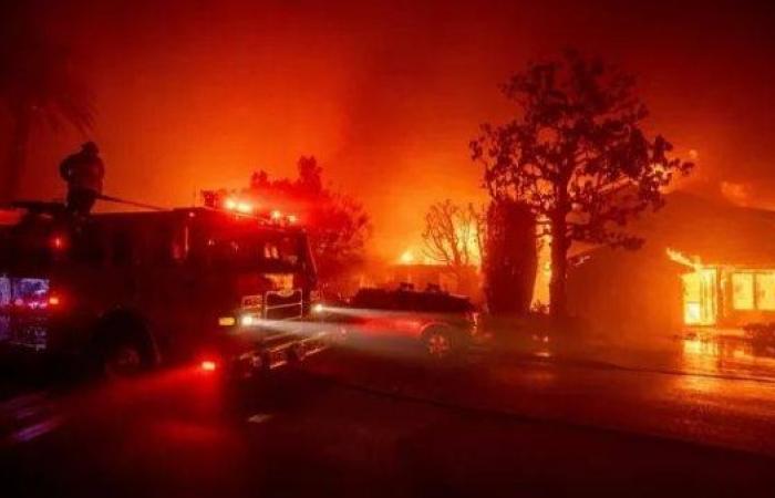 Thousands told to evacuate homes as wildfire rips through southern California