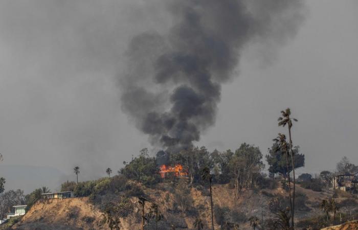 Los Angeles fires rage on as US National Guard called in