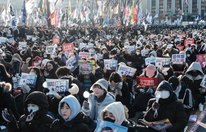 Thousands of South Koreans take to Seoul streets for rival protests over impeached President Yoon Suk Yeol