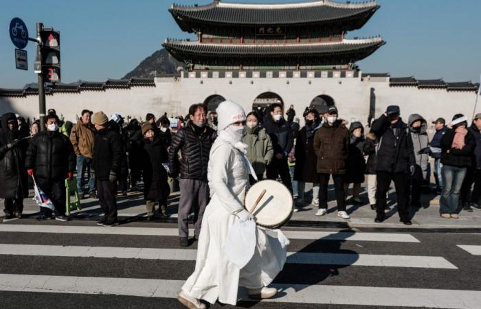 Thousands of South Koreans take to Seoul streets for rival protests over impeached President Yoon Suk Yeol