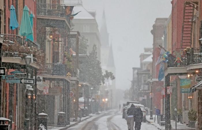 Rare snow socks New Orleans as Arctic blast chills much of US