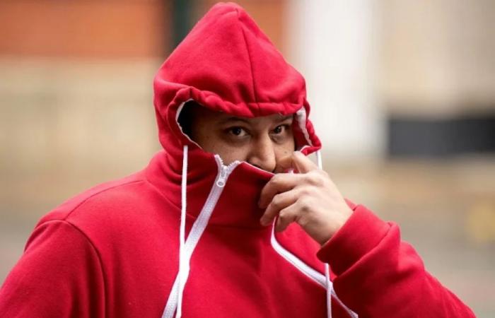 Gang used two 13-year-olds as ‘sex slaves’, UK grooming trial hears