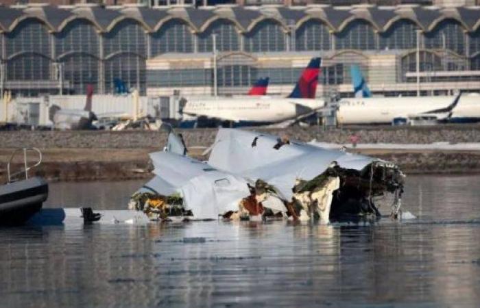 Black boxes found as officials examine staffing shortage in Washington plane crash