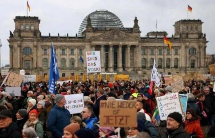 Thousands protest against German far-right in Berlin