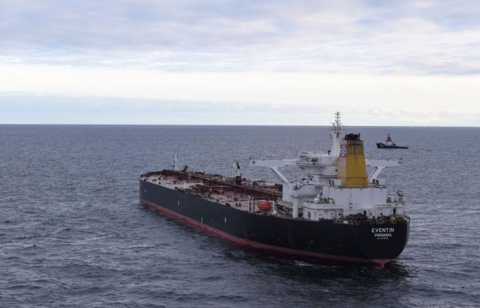 Oil spill nightmare looms as Russia’s sanctions-dodging tankers clog the Baltic