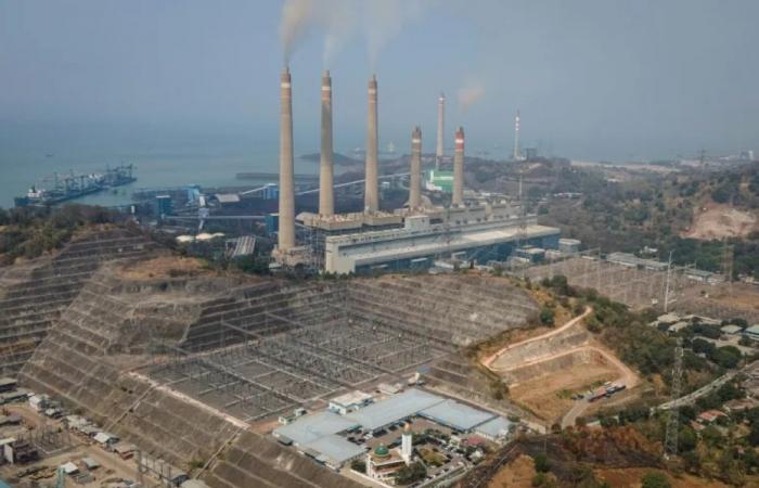 Indonesia industrial coal power plans undercut emissions pledge