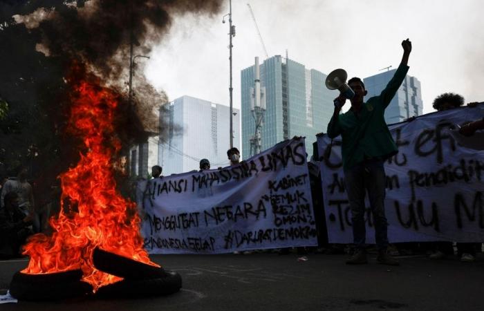 ‘Dark Indonesia’ protests sweep cities as students decry Prabowo’s funding cuts, military influence