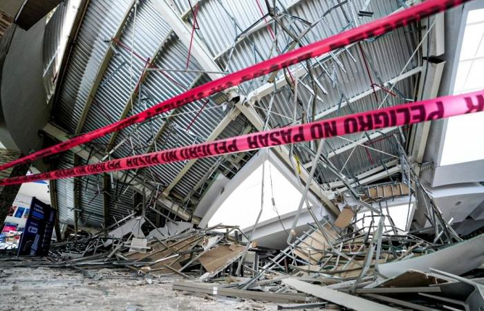 Death toll doubles to six in Peru food court roof collapse