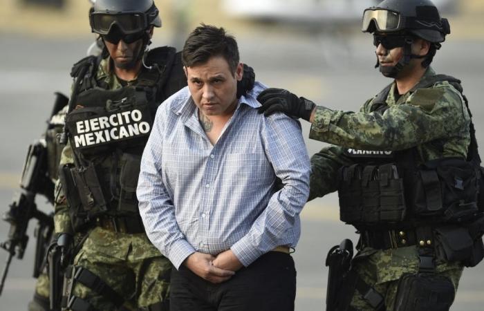 Under pressure from Trump, Mexico extradites cartel kingpins