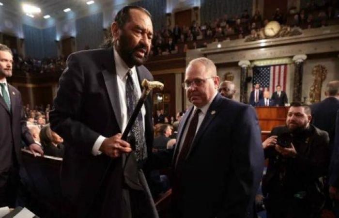 Democrat Al Green ejected from House chamber for heckling Trump