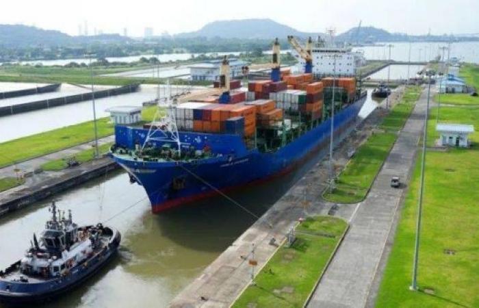 Hong Kong billionaire to sell Panama Canal ports to US firm