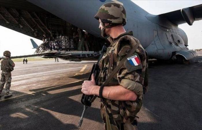 France begins military withdrawal from Senegal