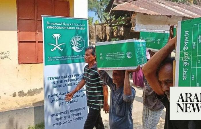 KSrelief distributes 350 food baskets in Bangladesh