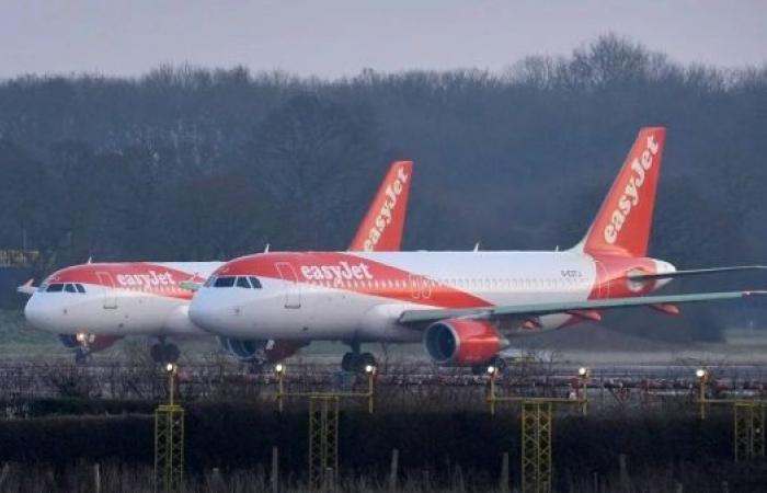 EasyJet investigating after pilot reportedly flew too close to mountain