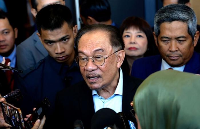 Anwar urges Economy Ministry to prioritise 10 key projects in Negeri Sembilan, including flood mitigation