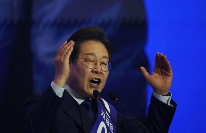 Top S. Korea court reopens election case against frontrunner Lee, casting shadow over June vote