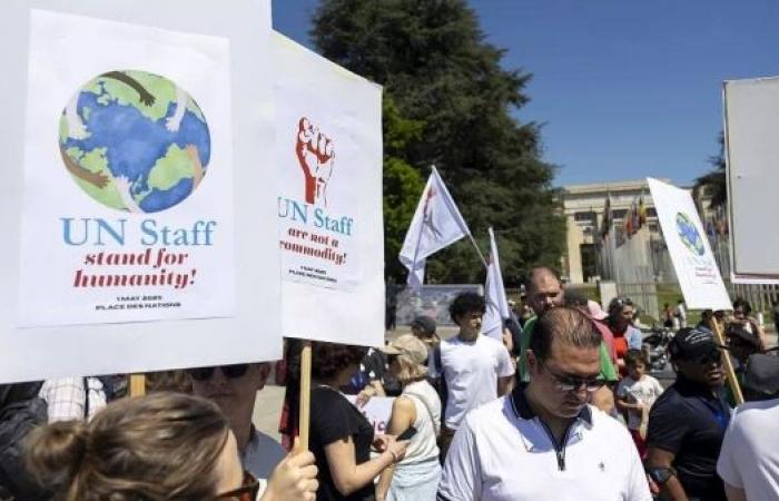 Almost 500 staff protest against UN budget cuts as US scales back humanitarian funds