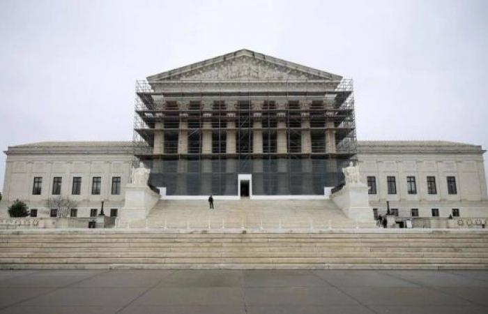 Trump asks Supreme Court to end deportation protections for Venezuelans in the US