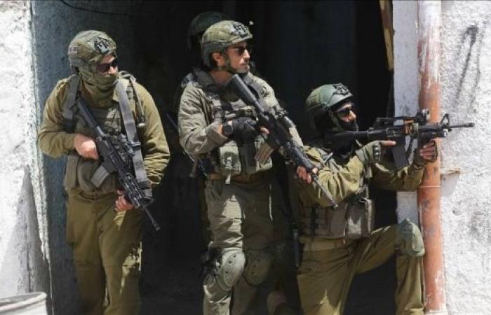 Israel calls up tens of thousands of reservists as Gaza offensive escalates
