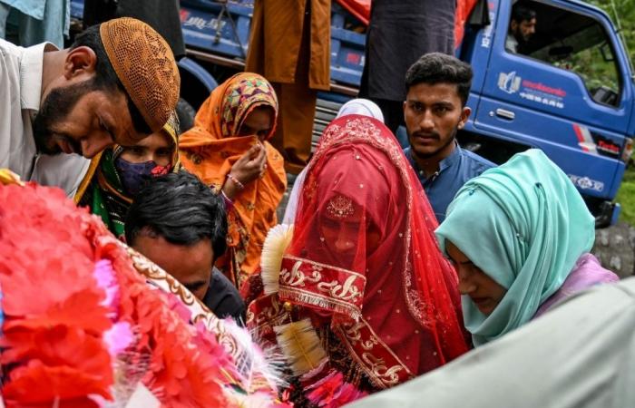 ‘We don’t care’: Weddings go on in Pakistan’s Kashmir border