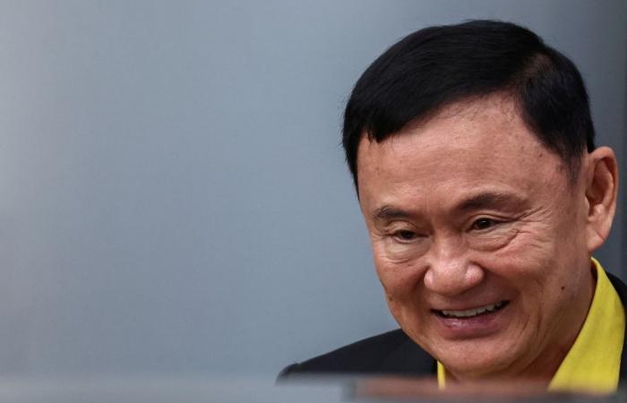 Thai Medical Council suspends two doctors over questionable treatment of Thaksin after return from exile