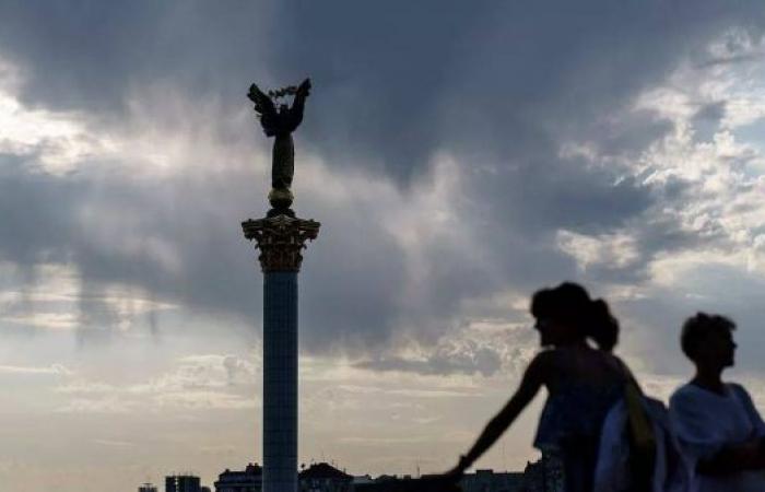 Zelensky addresses Ukrainians in Kyiv as Moscow airspace remains blocked