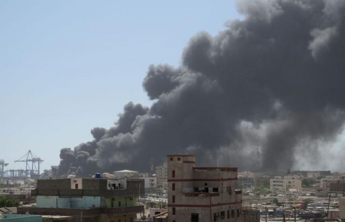 Army source: Port Sudan hit by drone strikes for sixth consecutive day, targeting airport, fuel depot, power station