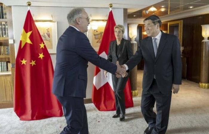 U.S. and China begin tariff talks in Geneva amid global economic concerns