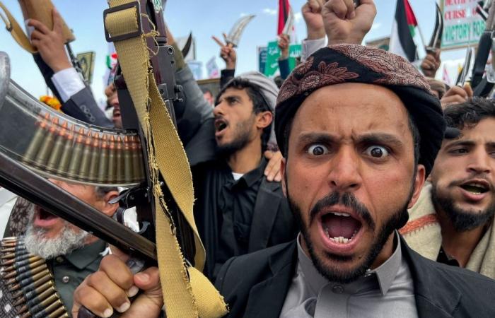 Israel warns Yemenis to flee Houthi-run ports, vows more strikes after airport missile hit
