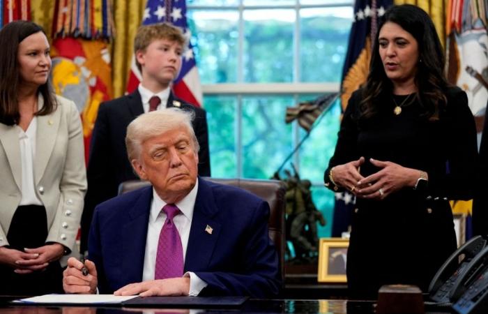 White South Africans fly to US as refugees, stoking Pretoria-Washington tensions