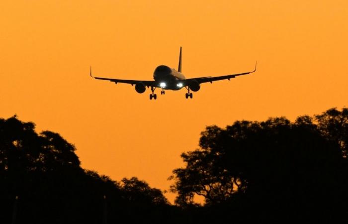 Bomb threat grounds all flights at Belgian airport