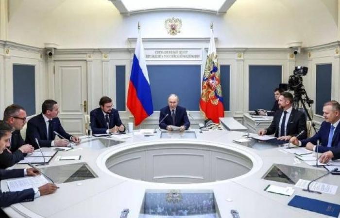 EU agrees new sanctions on Russia and threatens more if Putin refuses ceasefire