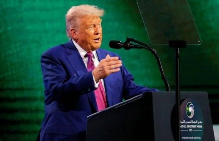 Trump announces plan to lift punishing sanctions on Syria
