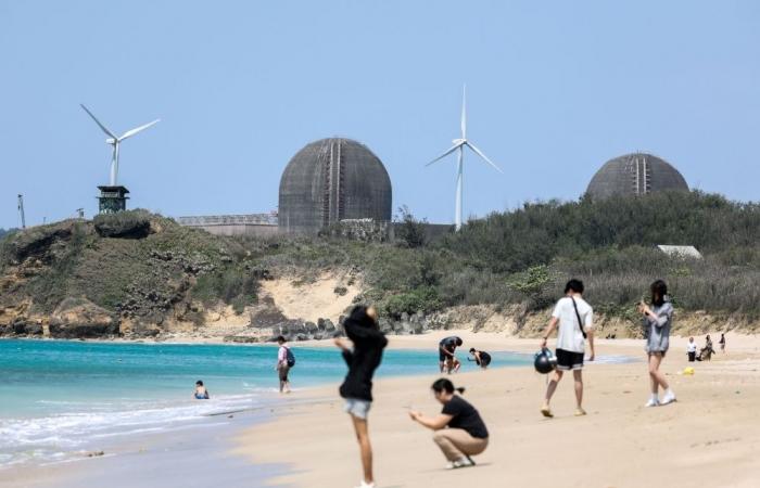 Taiwan to pull plug on nuclear power, sparking energy security fears