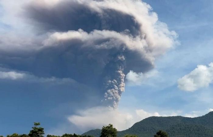 Indonesia’s Mount Lewotobi’s eruption sends ash 6,000 metres into sky, prompting highest aviation warning