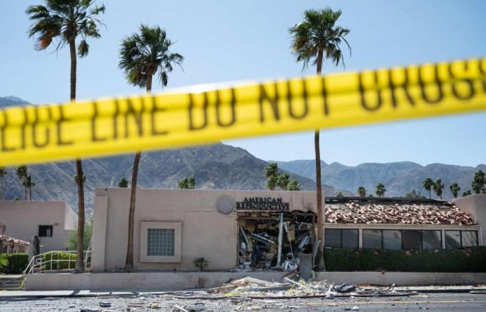 One dead, four injured after car bomb explodes outside US fertility clinic, FBI suspects targeted terror attack