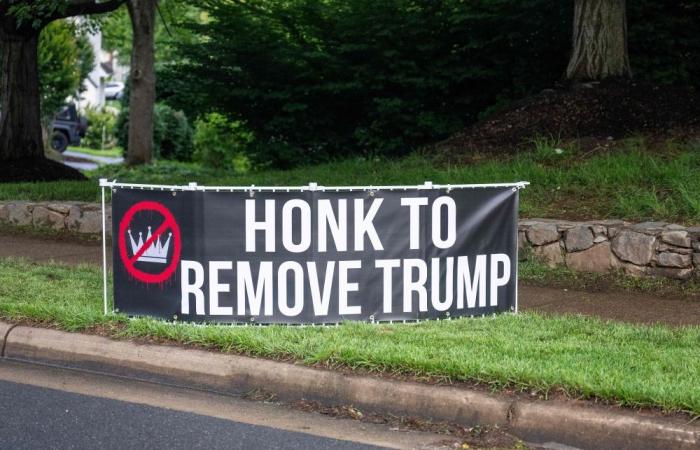 Wealthy foreign crypto investors descend on Trump’s golf club for US$148m $TRUMP meme coin dinner, raising concerns over foreign influence in US politics